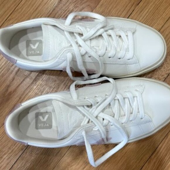 Veja Women's Campo Leather Sneakers in White and Pink - Picture 5 of 8